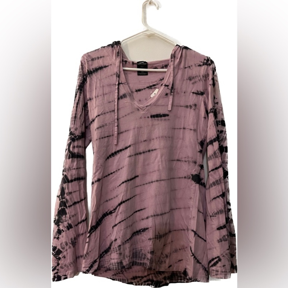 Long sleeve shirt with hood